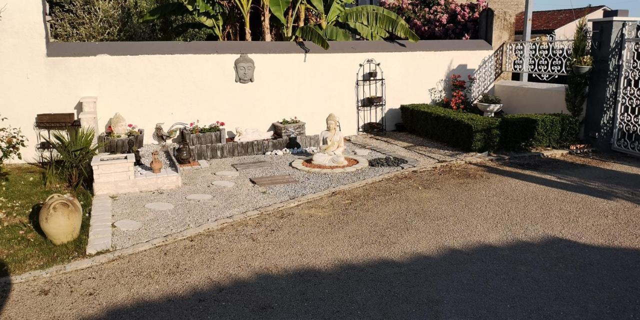 Willa Les Quatre Saisons Saint-Angeau Zewnętrze zdjęcie